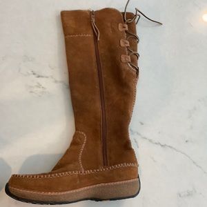 Timberland suede boot.